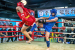 古Boxing隊選手(紅方)使出一記漂亮的轉身跳後踢