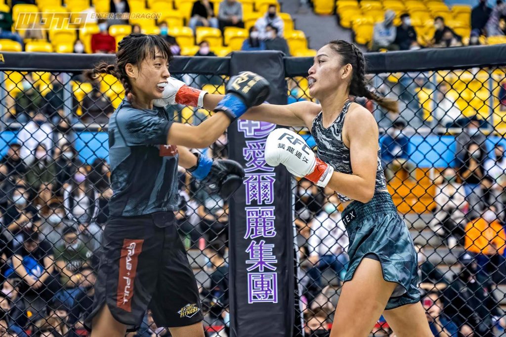 蔡欣蘋(藍方) VS 王靖蓉(紅方)