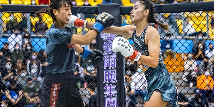 蔡欣蘋(藍方) VS 王靖蓉(紅方)